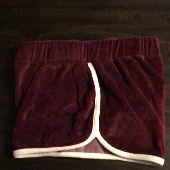 Kendall and Kylie Women’s Shorts - Picture 2 of 2